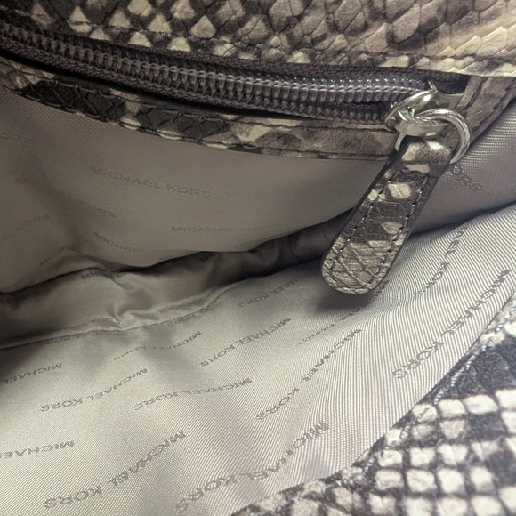 Michael Kors Python Crossbody Bag With Chain Derail - Picture 7 of 12